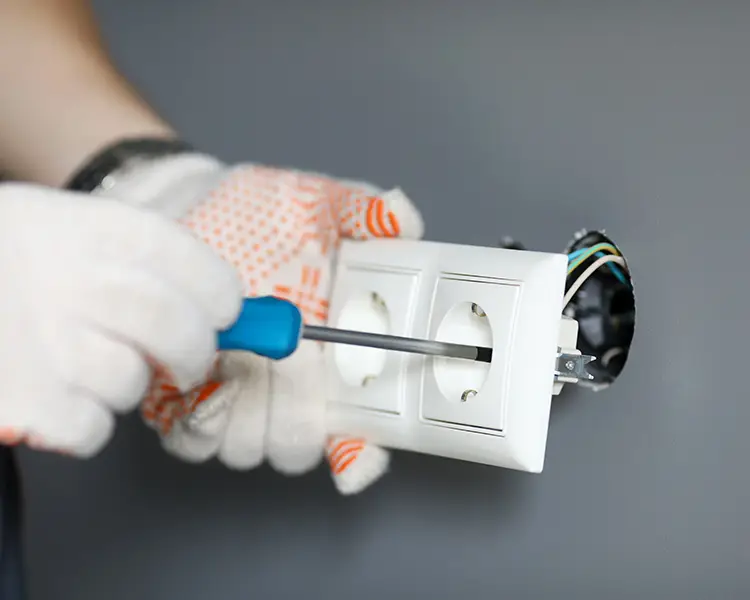 Rénovation et mise en conformité électrique dans une maison à La Louvière